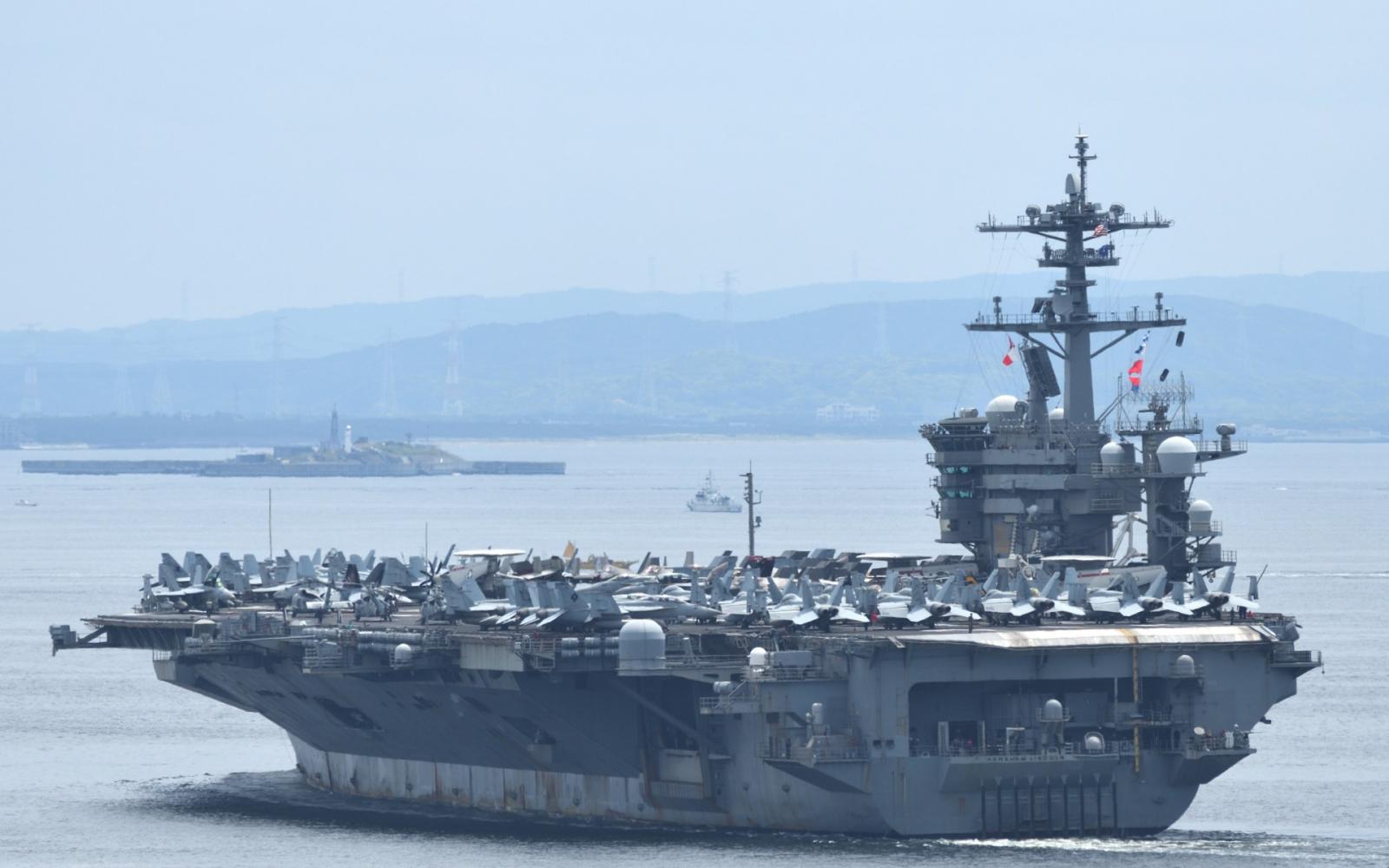 نافذة الدبلوماسية الإيرانية تضيق وسط تحذيرات دولية من تصعيد عسكري أمريكي