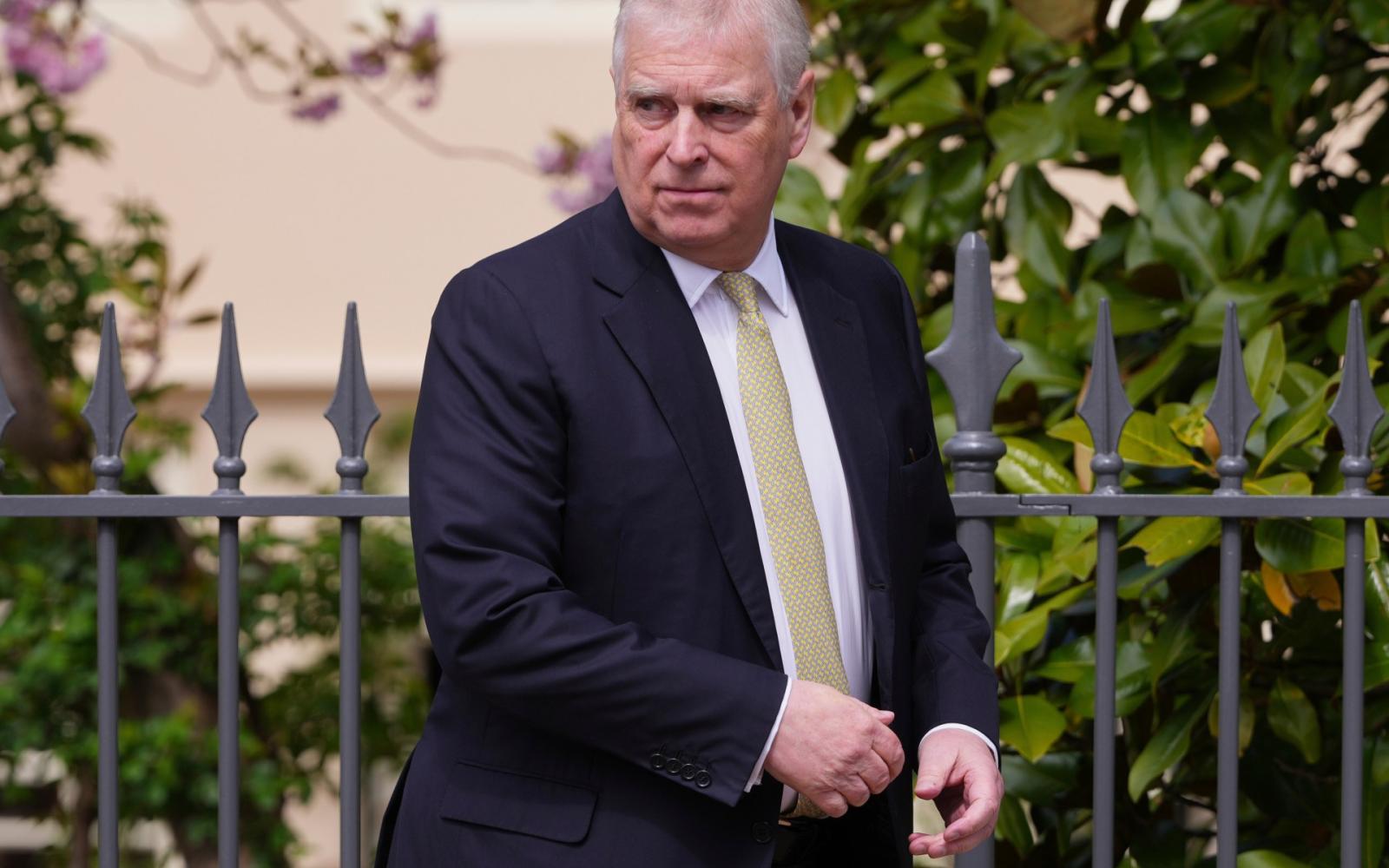 الغموض يلف اعتقال الأمير السابق بتهمة "سوء السلوك في المنصب العام": جريمة معقدة تتجاوز السياسة والإعلام