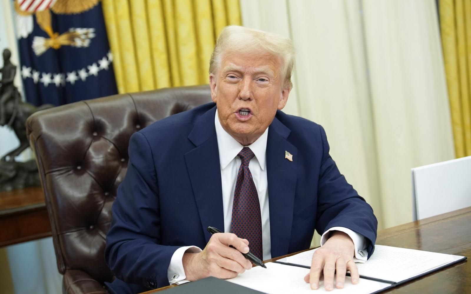 ترامب يفتح أبواب السماء: أوامر بنشر ملفات سرية عن الأجسام الطائرة والكائنات الفضائية