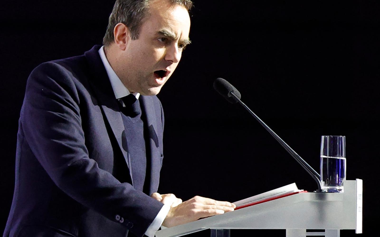 رئيس وزراء فرنسا يرفض وصف "الإبادة" في غزة ويطالب باستقالة مسؤولة أممية