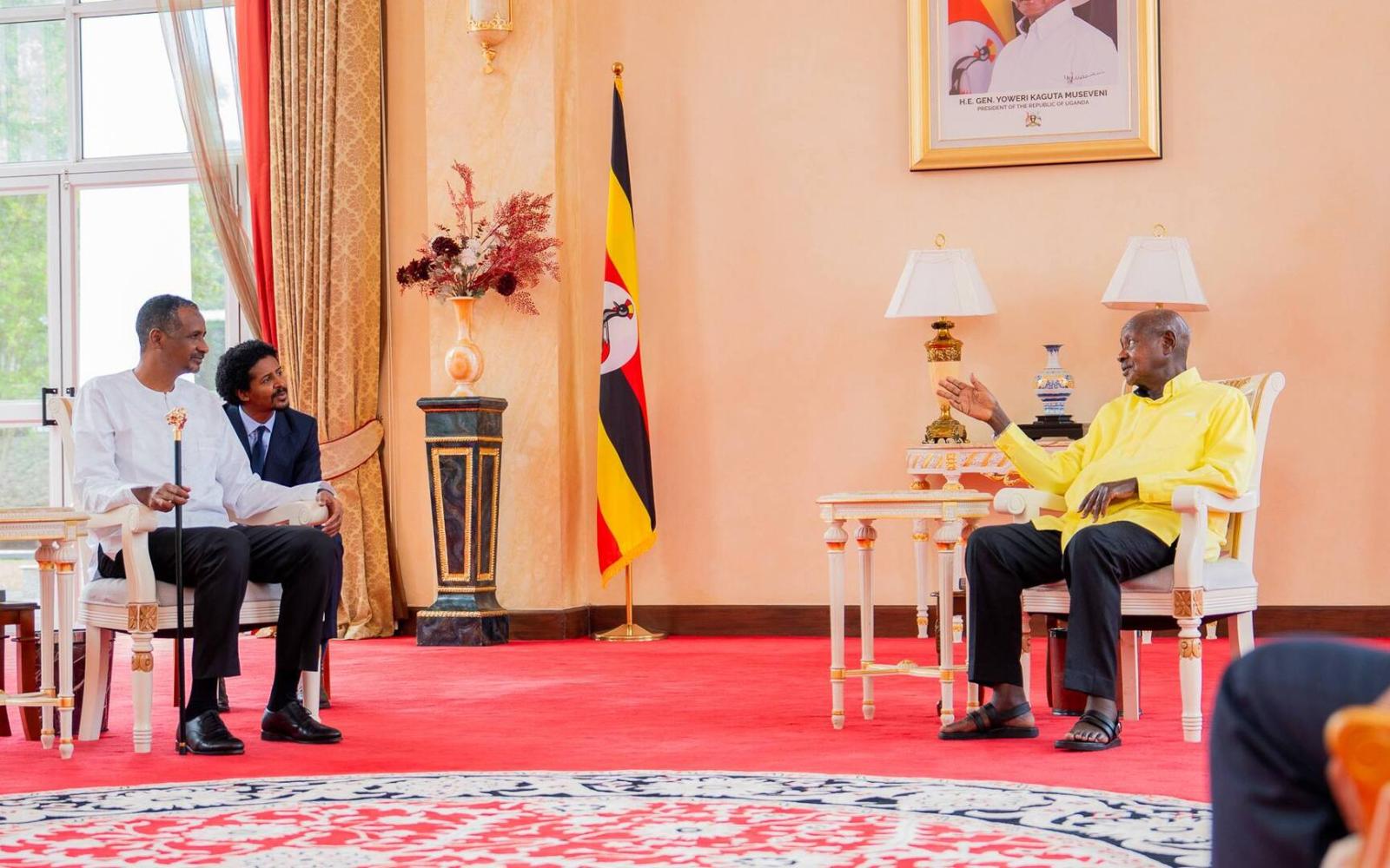 حميدتي في أوغندا: زيارة دبلوماسية مفاجئة وتأكيد على عدم الرغبة في رئاسة السودان