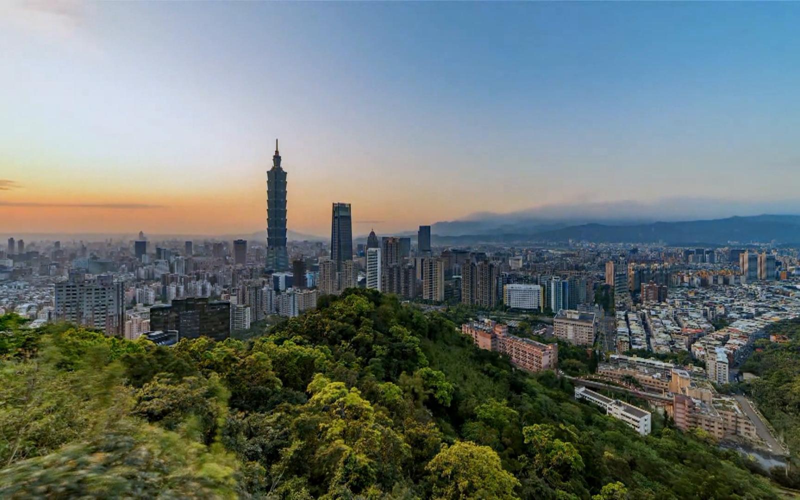 تايوان في مواجهة الضغوط الصينية: بين الاستعداد للحرب والسعي نحو الاستقرار