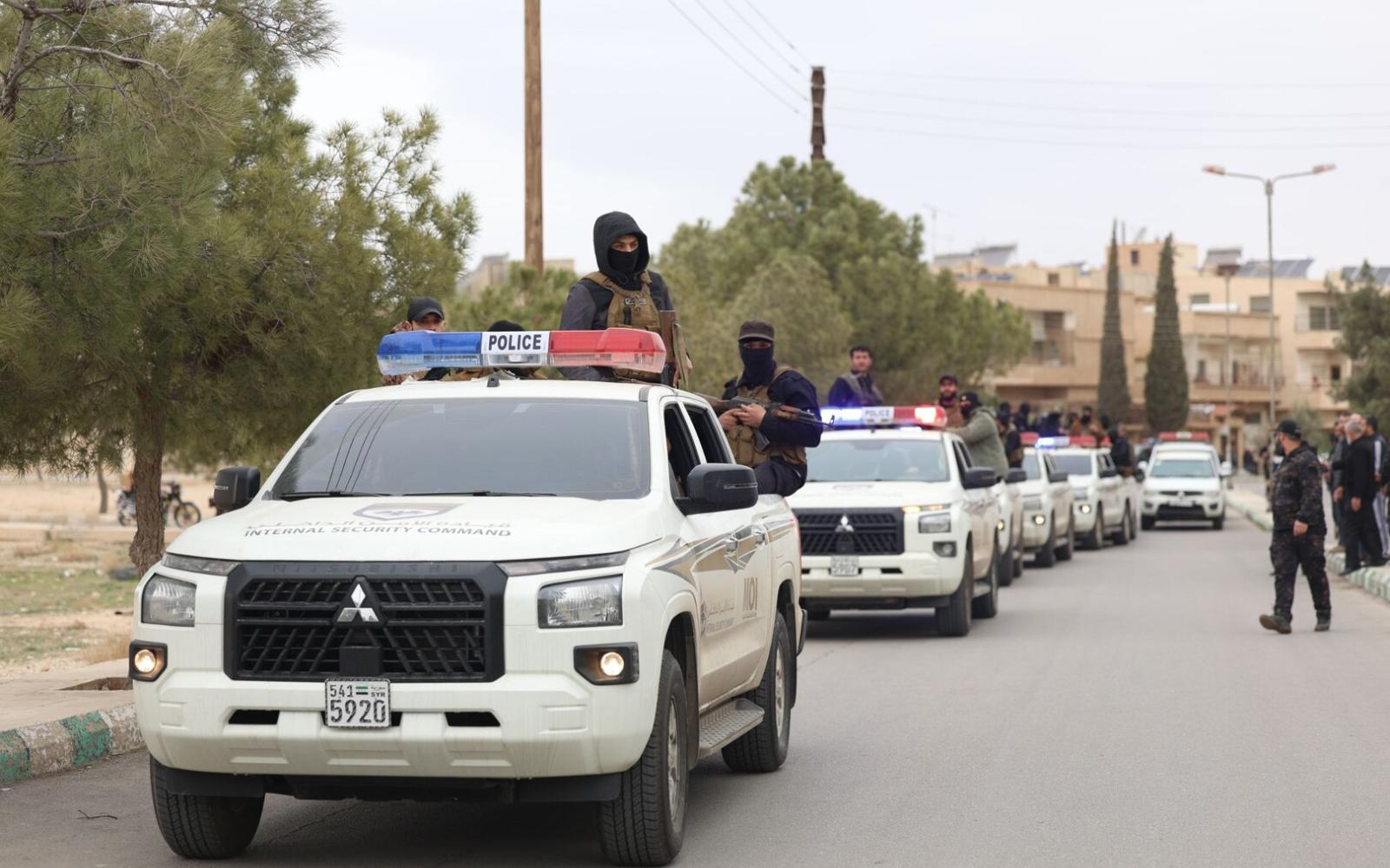 حظر تجوال مفاجئ في بصرى الشام بدرعا: الأمن السوري يلاحق مطلقي النار