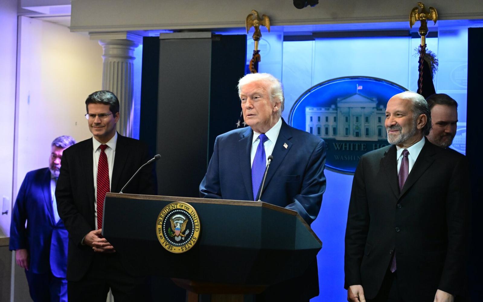 ترامب يعلن: كنت سبباً في وصول الرئيس السوري أحمد الشرع إلى السلطة ويصفه بالرجل الصارم