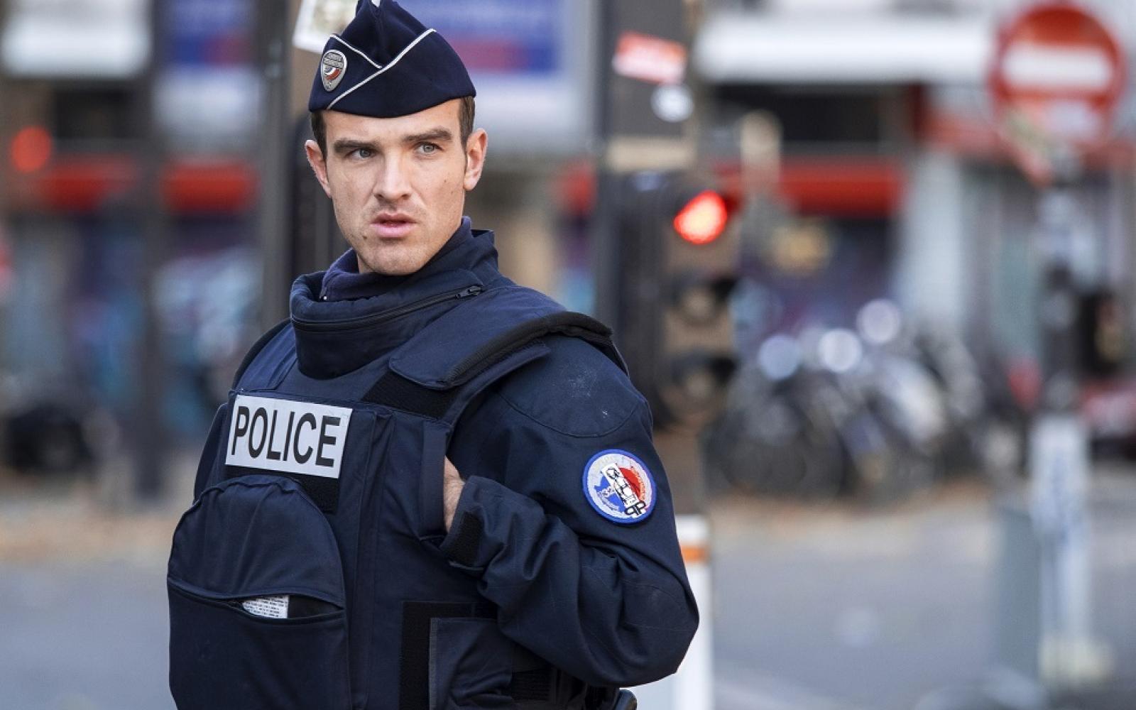 باريس في حالة تأهب: إخلاء مؤسسات وتهديدات بتفجيرات تثير الرعب في العاصمة الفرنسية