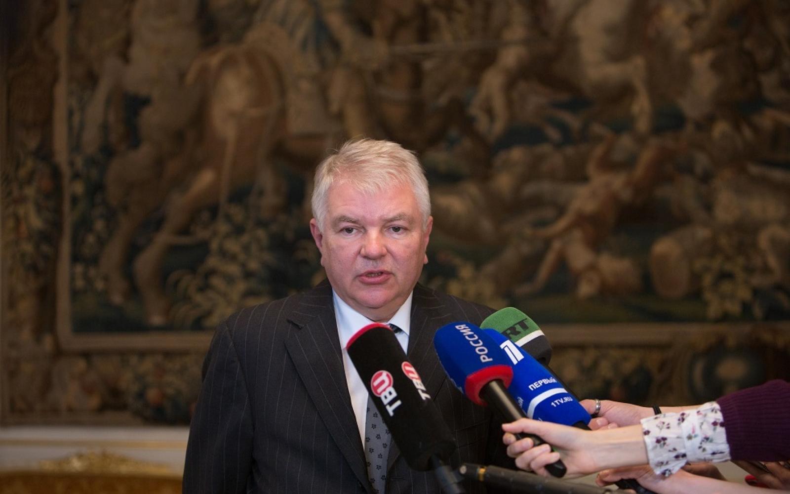 السفير الروسي يتهم فرنسا بانتهاك معاهدة الأسلحة النووية ويطالب بمراجعة القدرات الفرنسية