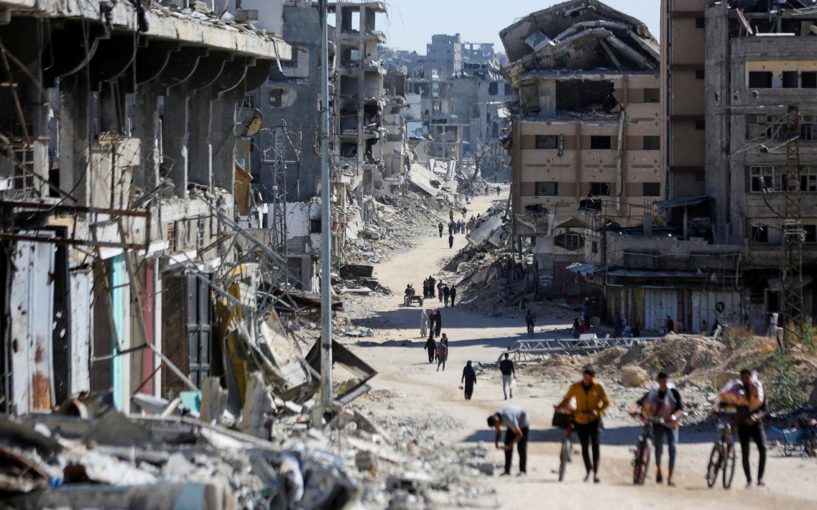 غارات إسرائيلية على خان يونس وزوارق حربية تستهدف الصيادين.. والأونروا تطالب بوقف نار