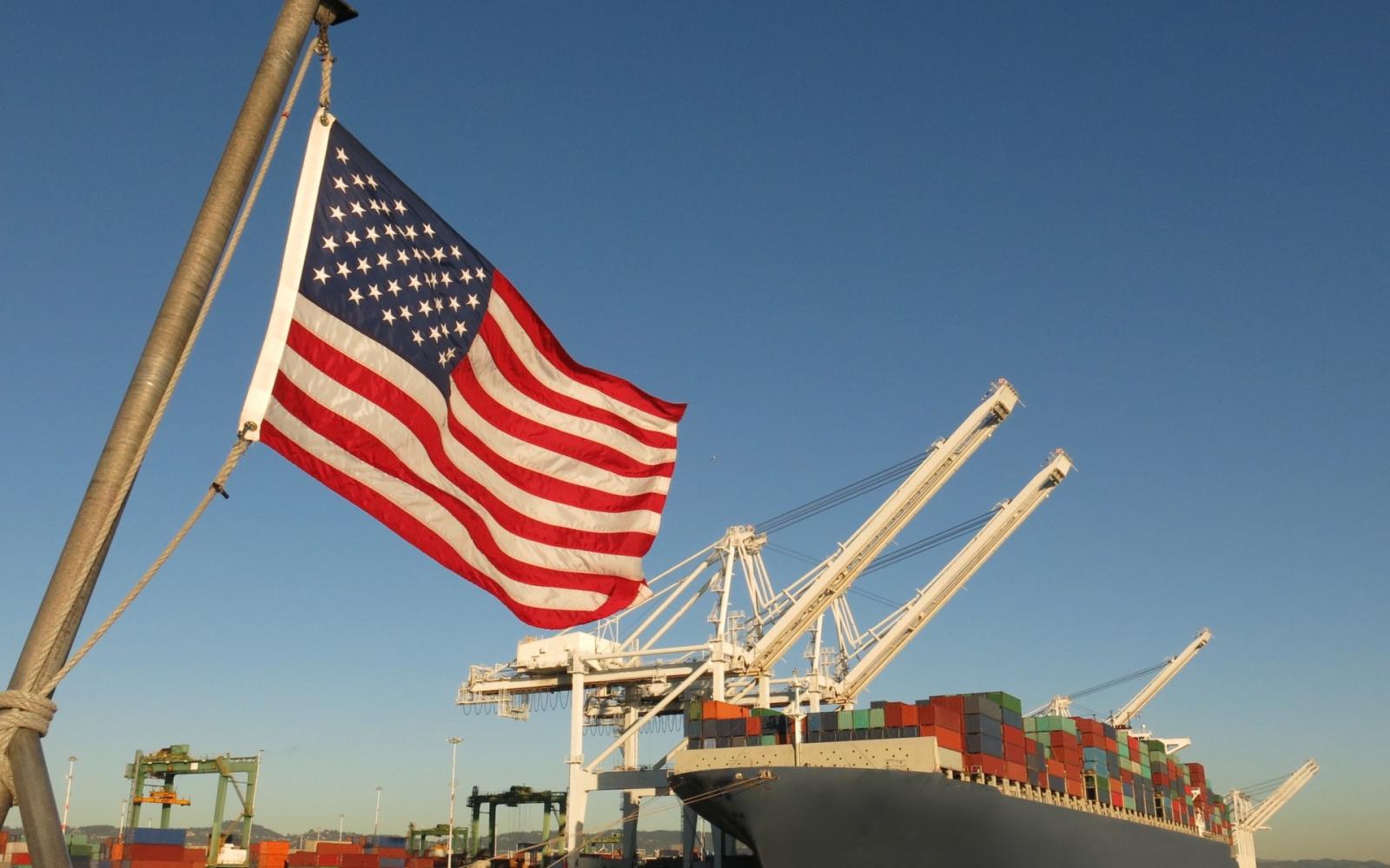 ترمب يفرض رسوماً جمركية عالمية جديدة.. وهونغ كونغ ترى فرصة في القرار الاقتصادي