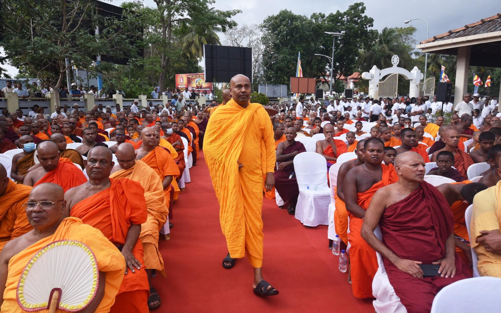 رهبان بوذيون في سريلانكا يحتجون للمطالبة بدور أكبر في شؤون الدولة