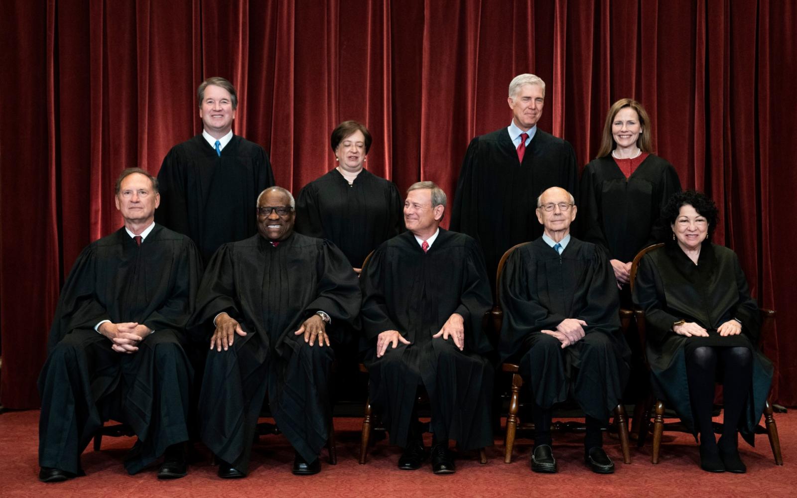 ترمب يواجه تحديات قضائية واقتصادية قبل خطاب "حالة الاتحاد" وسط جدل متصاعد