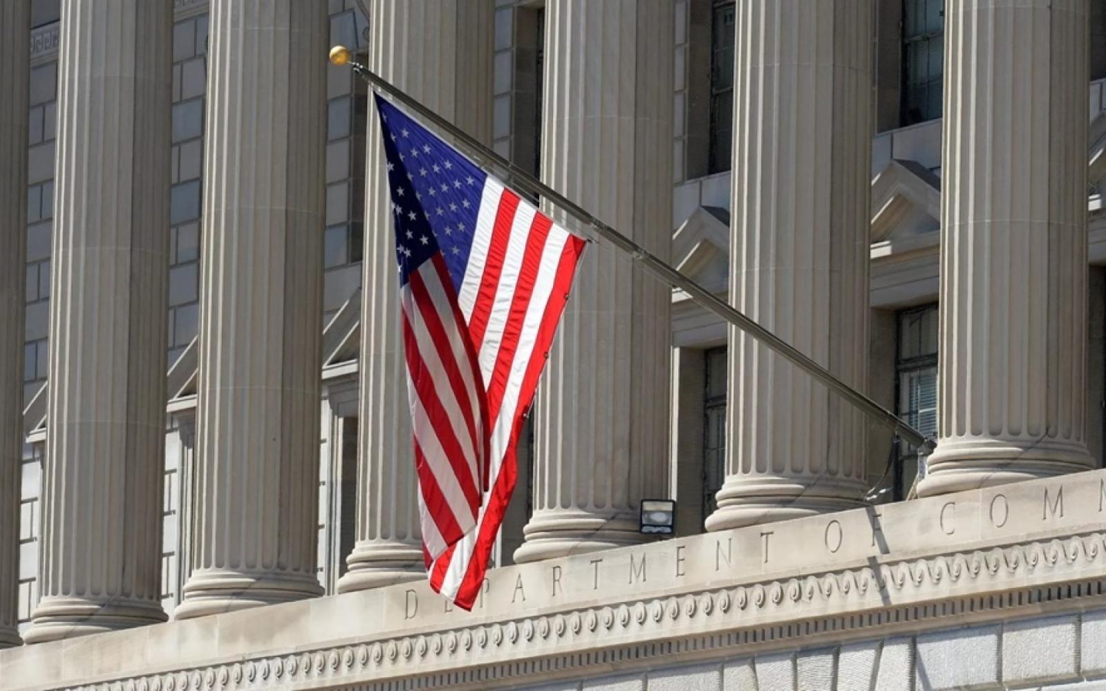 ترامب يعلن حالة الكارثة في واشنطن بعد انهيار خط صرف صحي وتلوث نهر بوتوماك