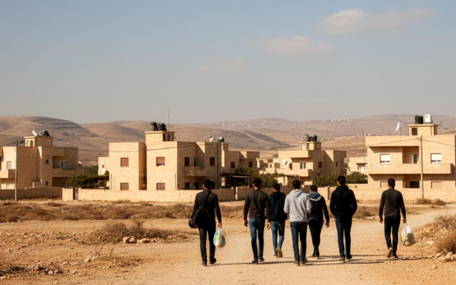 مستوطنون يقتحمون مساكن المواطنين في مسافر يطا والأقصى.. تصعيد خطير في الأراضي المحتلة