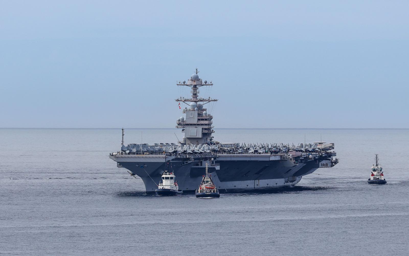 أزمة صرف صحي بحاملة طائرات أمريكية تثير استياء البحارة وإيران تكشف عن صاروخ فائق السرعة