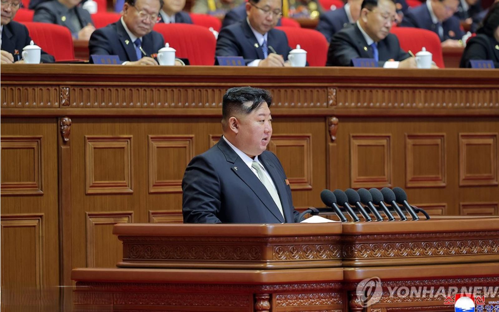 كيم يعلن "عصراً جديداً" من التنمية في كوريا الشمالية: طفرة في الأفق بعد مؤتمر الحزب