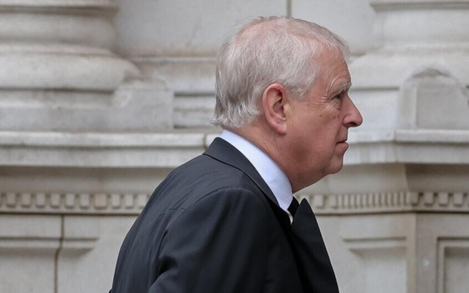 براون يطالب بتحقيق بشأن استخدام الأمير أندرو لطائرات سلاح الجو الملكي للقاء إبستين