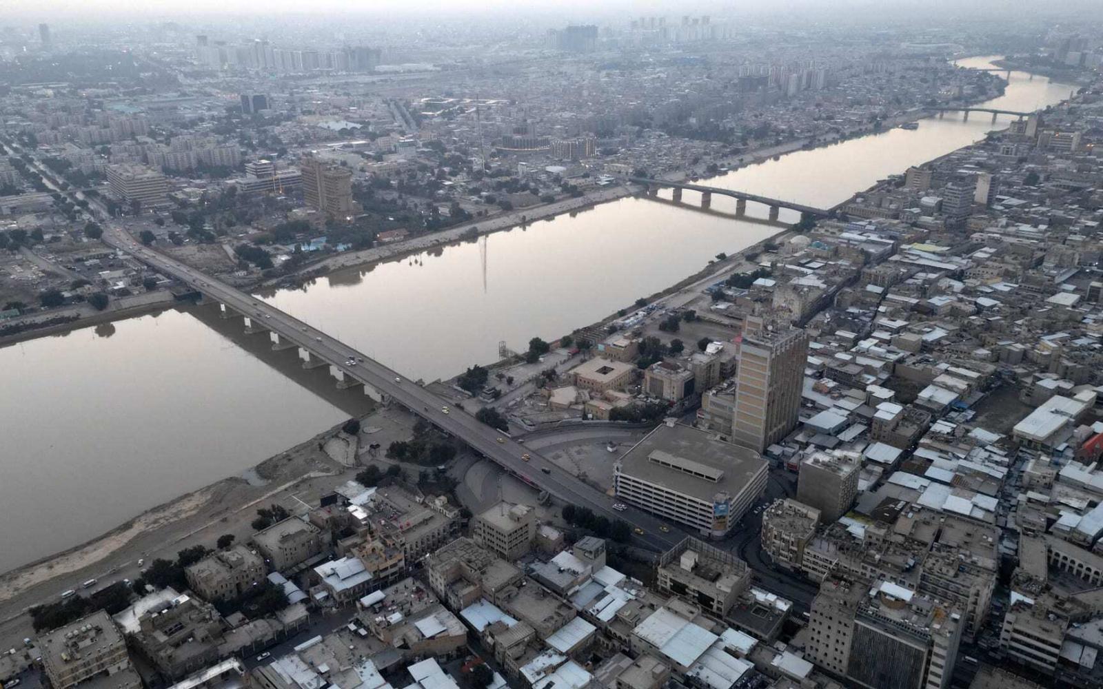 العراق يزيل التلوث الإشعاعي من جسر الطوبجي في بغداد: جهود مكثفة لضمان السلامة