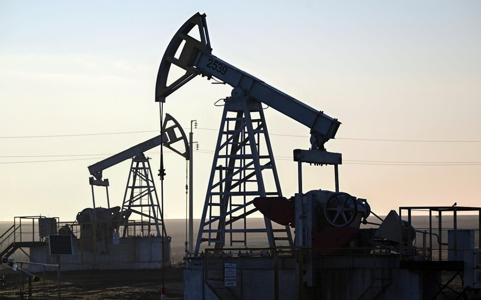 العراق ينفي تلقي إخطار رسمي أمريكي بشأن عقوبات نفطية محتملة وسط ترقب الأسواق