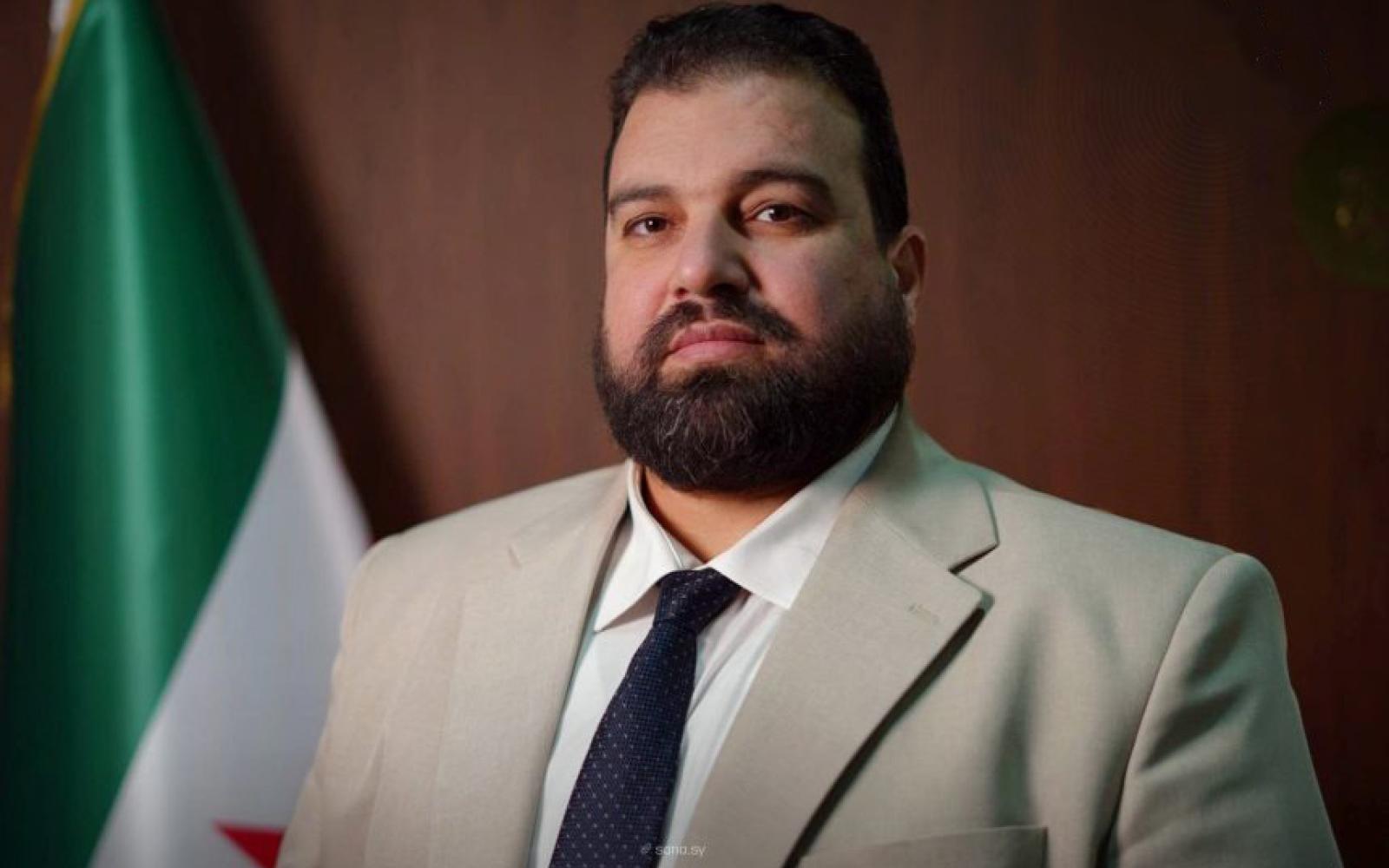 محافظ السويداء ينفي الحصار ويكشف عن عرقلة تحرير المحتجزين وسط توترات أمنية