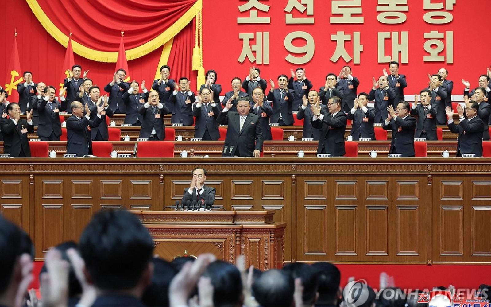 كوريا الشمالية: كيم جونغ-أون يعزز قبضته على السلطة بإعادة انتخابه أميناً عاماً للحزب الحاكم