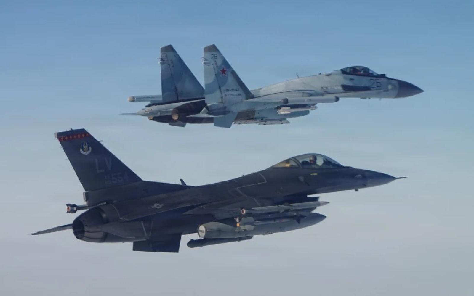 بولتون: ترامب قد يختار عملاً عسكرياً لإسقاط النظام الإيراني بحملة جوية