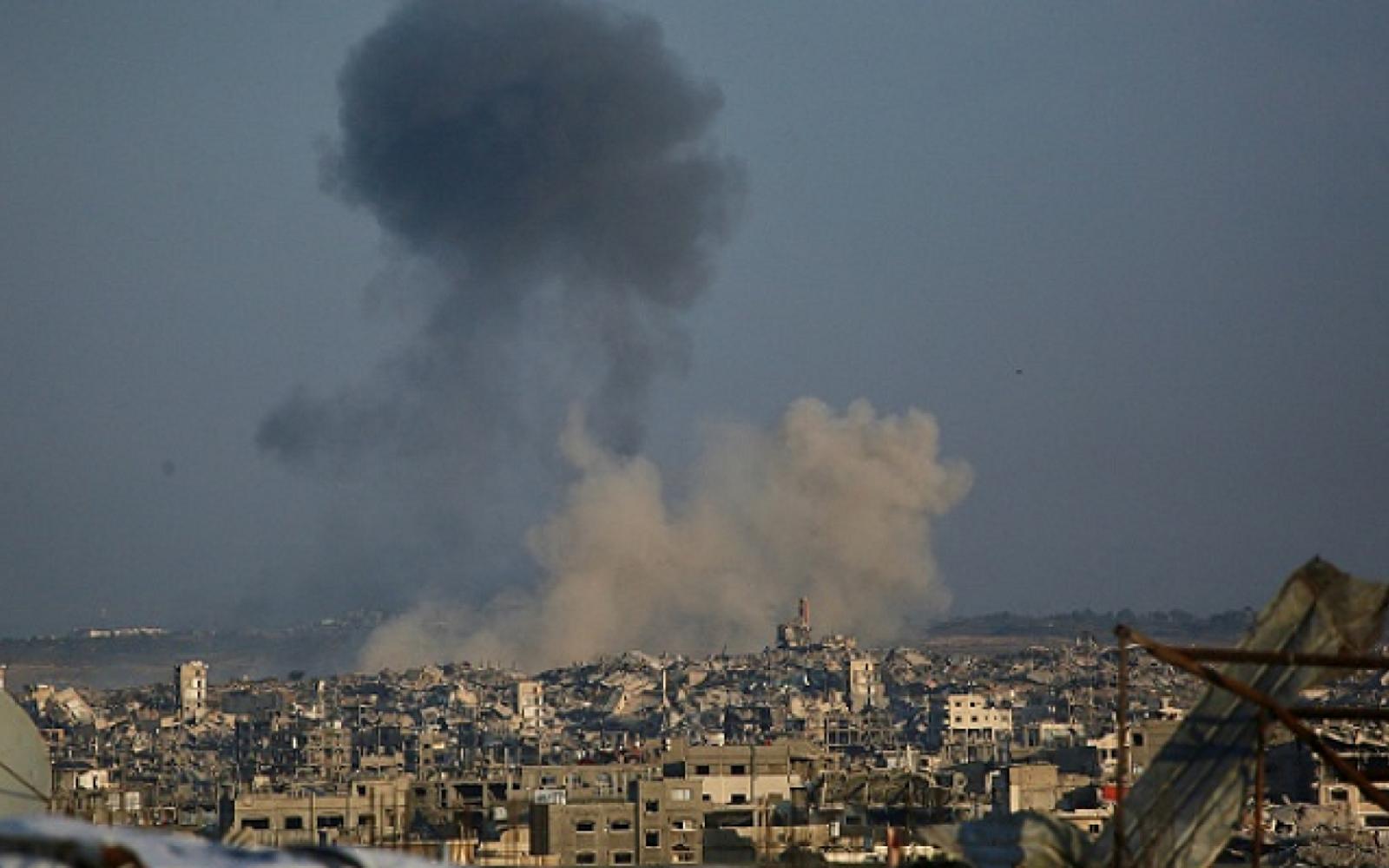 تصعيد إسرائيلي مستمر في غزة: غارات جوية وقصف مدفعي يخرق الهدنة ويزيد التوتر