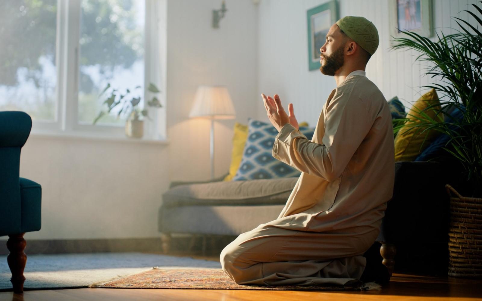 "الشكر" مفتاح السعادة: برنامج "قال الحكيم" يكشف عن سرّ الروحانية والرضا