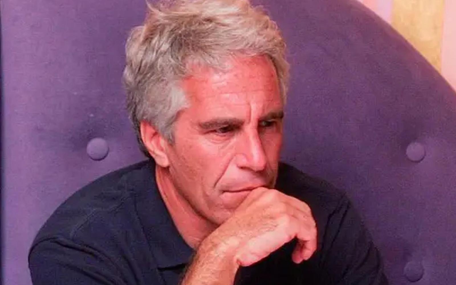 الكشف عن إخفاء إبستين بيانات حساسة في وحدات تخزين بأمريكا: هل تخفي أدلة جديدة؟