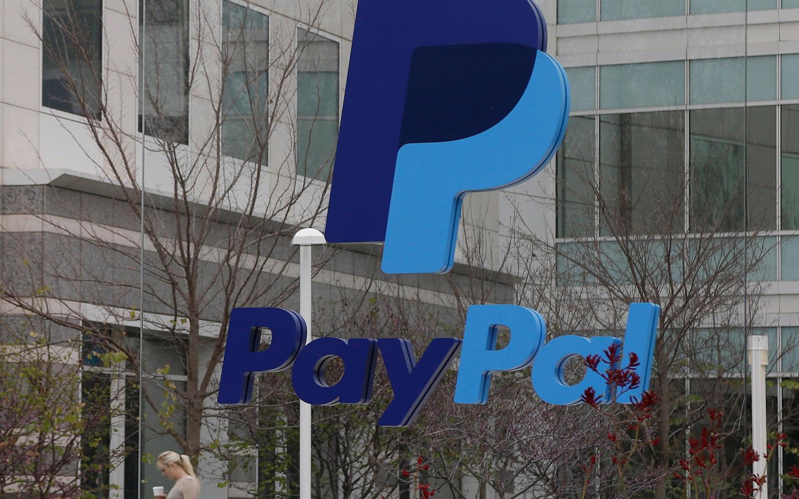 اختراق "باي بال" يكشف عن سرقة أموال وبيانات المستخدمين.. والشركة تحذر المتضررين