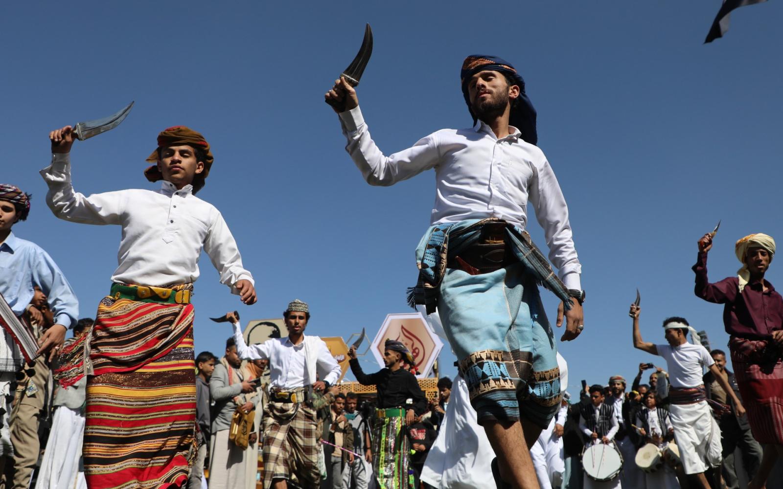 كتاب "الدور السياسي للقبيلة في اليمن": قراءة معمقة في جدل الهوية وتأثيرها السياسي