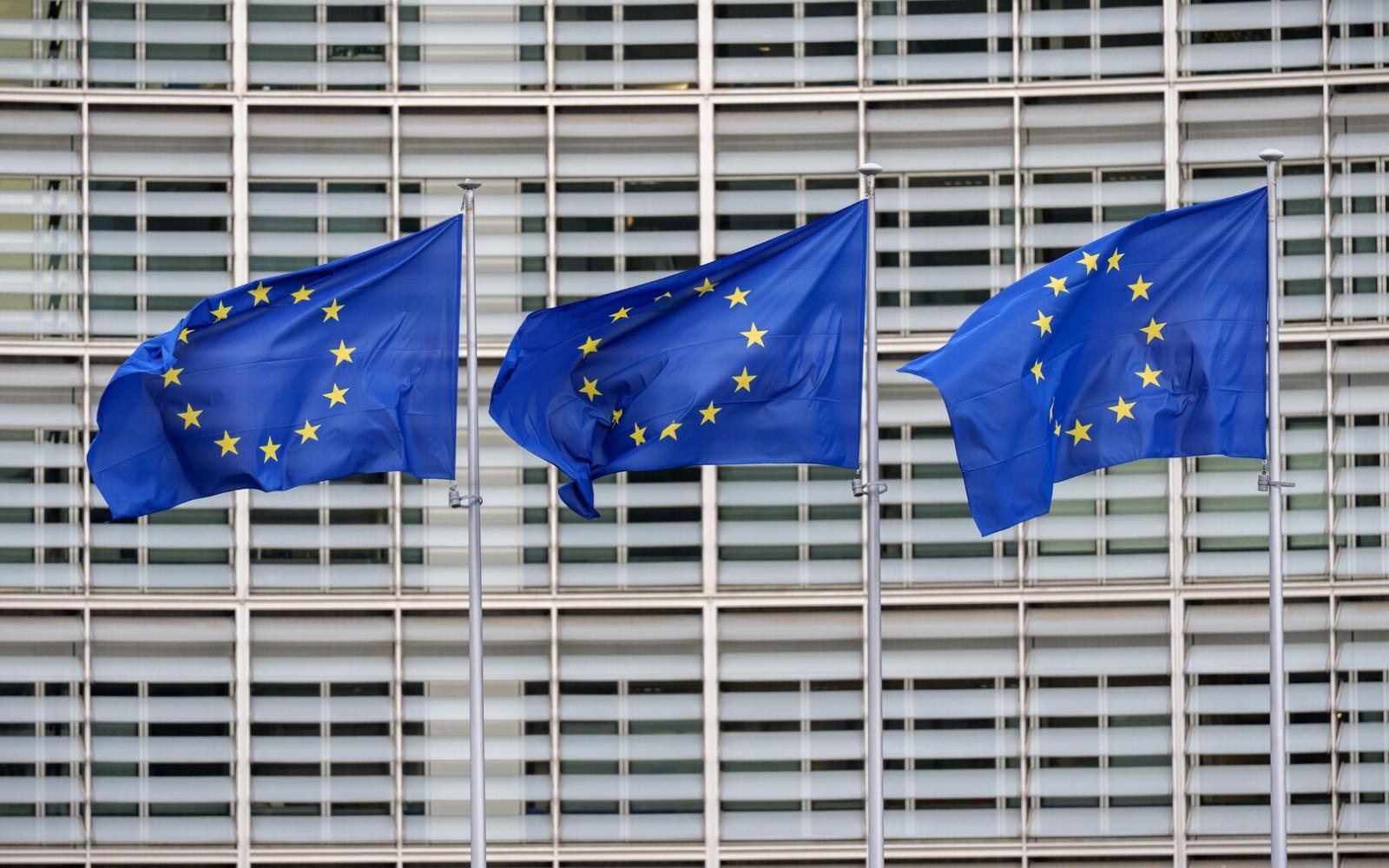 الاتحاد الأوروبي يهدد بتعليق اتفاق تجاري مع واشنطن احتجاجاً على قرار أمريكي