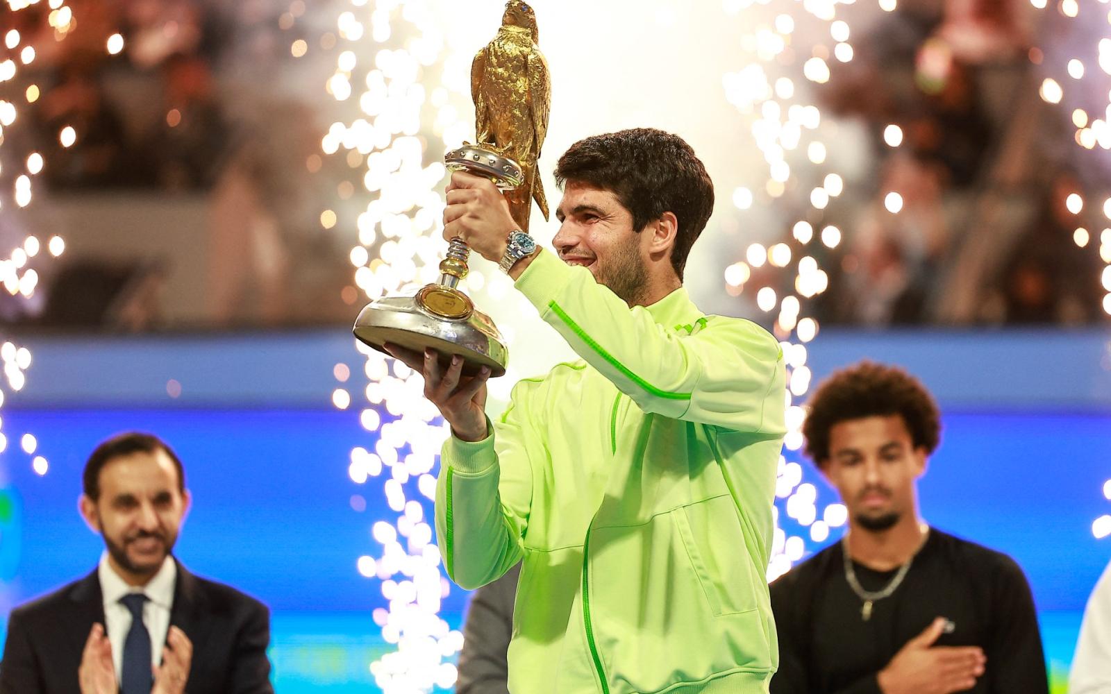 ألكاراز يتوج بطلاً لبطولة قطر المفتوحة للتنس في الدوحة: إنجاز رياضي عالمي في شهر رمضان