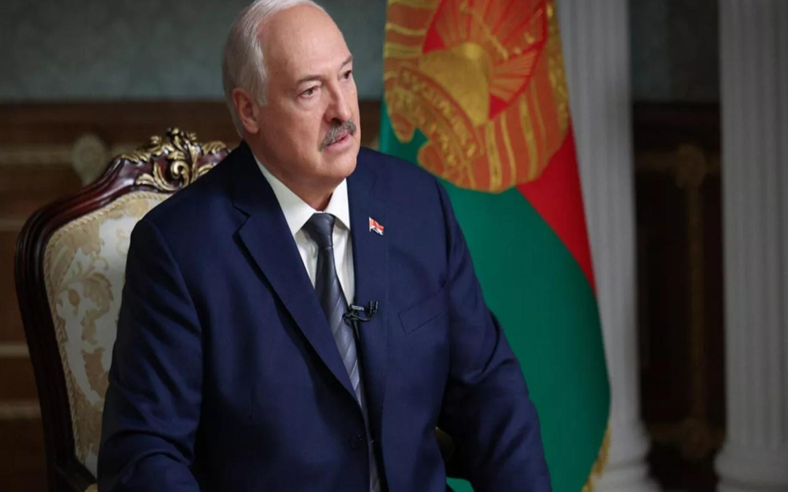لوكاشينكو يعلن عن جيش بيلاروسي حديث قادر على ردع العدوان وتبريد "رؤوس الحامية"