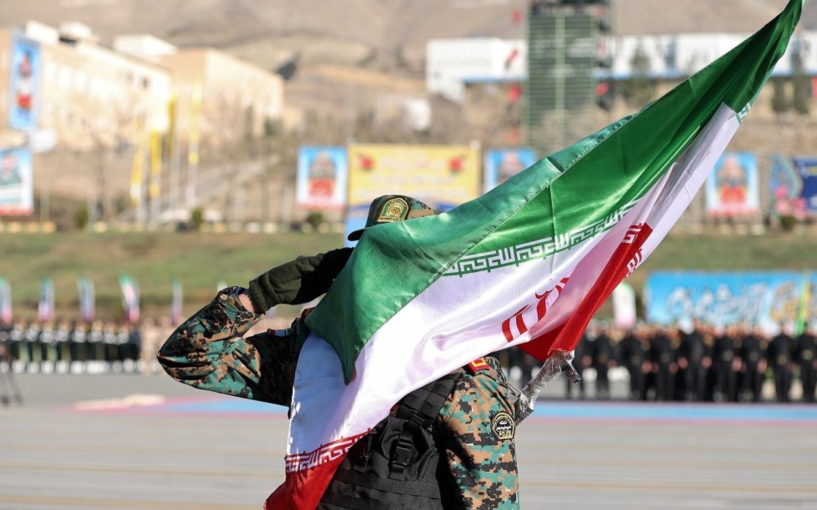 إيران تضبط شحنة أسلحة وذخائر حربية مهربة على الحدود: تفاصيل العملية