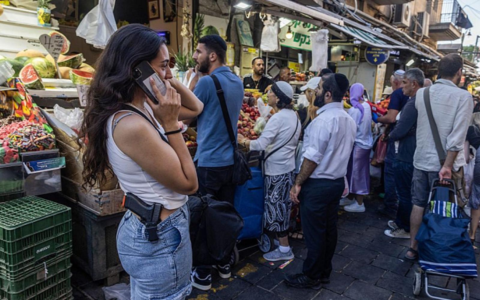 بنك إسرائيل يثبت الفائدة ووزير المالية ينتقد.. هل الاقتصاد الإسرائيلي على المحك؟