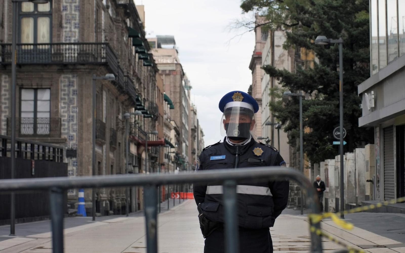 مقتل زعيم أخطر عصابة مكسيكية "إل مينتشو" في عملية أمنية دامية.. وشركات الطيران تلغي رحلاتها