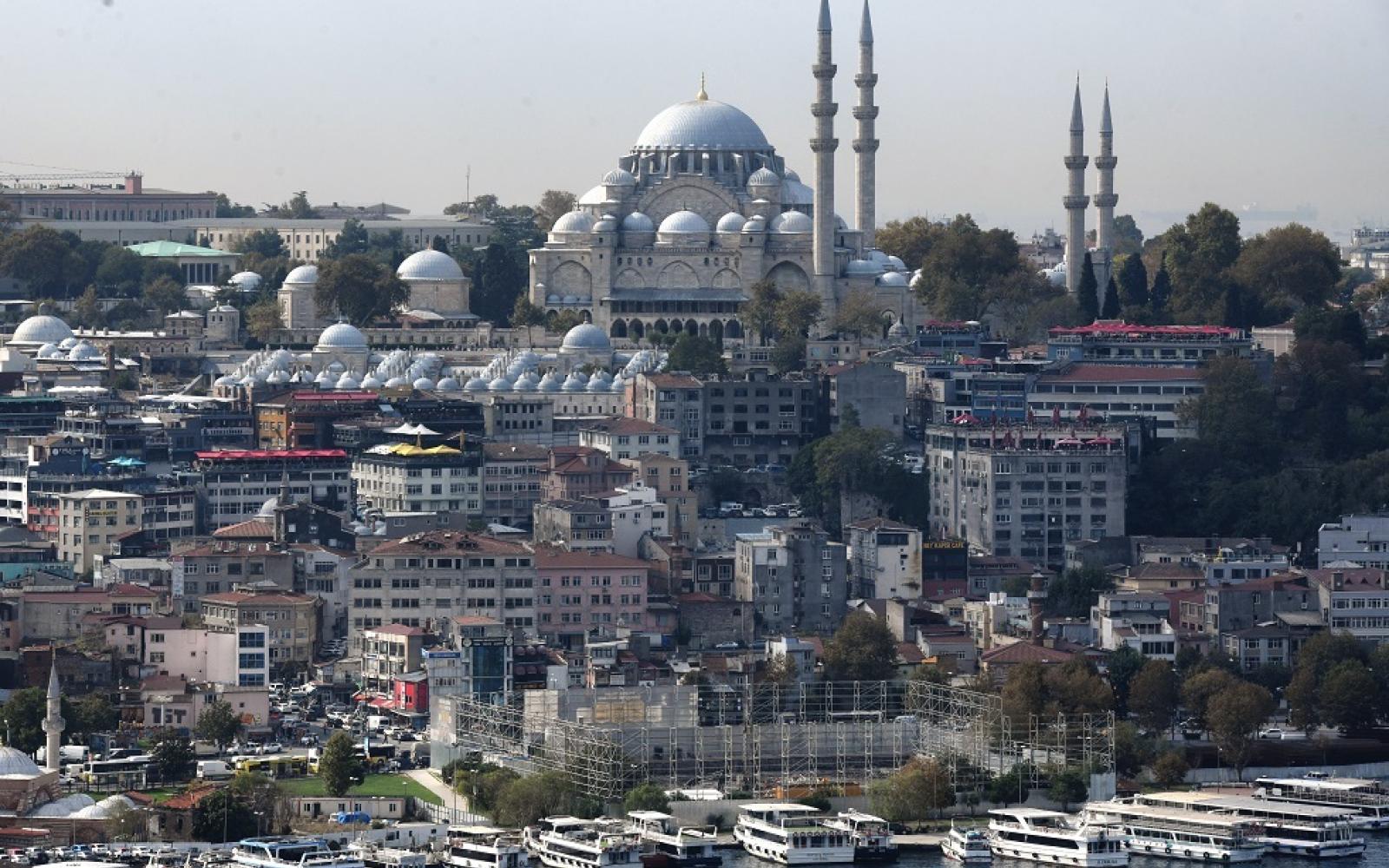 جريمة مروعة في إسطنبول: مقتل رجل أعمال صيني بعد تعرضه للسرقة.. والسلطات تفتح تحقيقاً