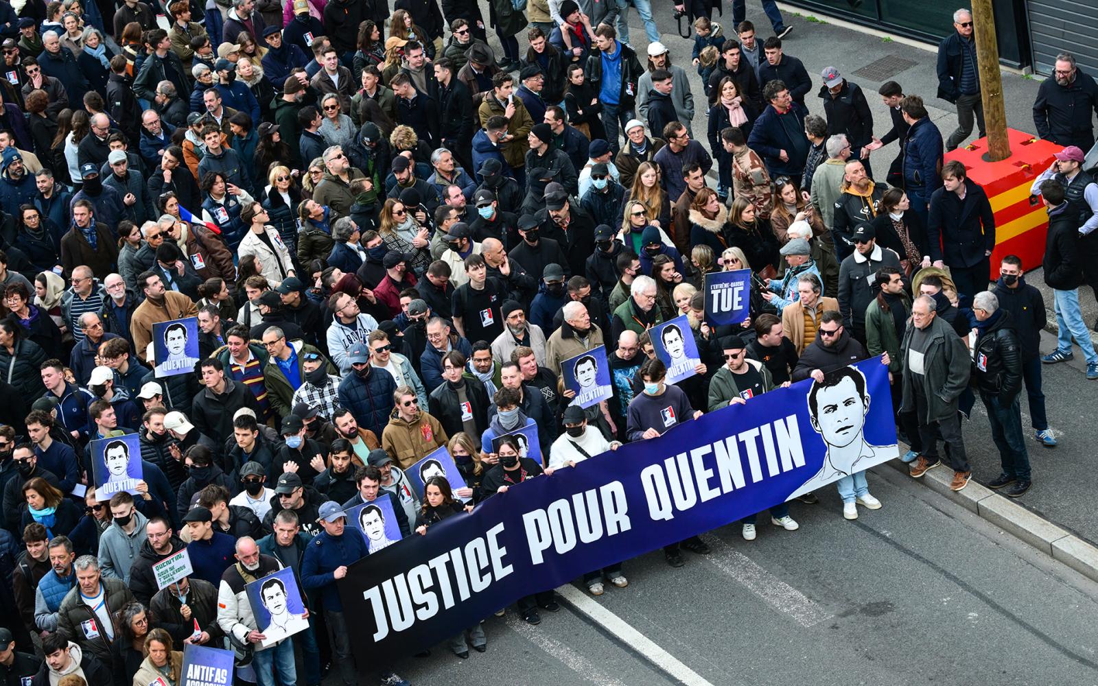مقتل ناشط فرنسي يميني يشعل فتيل التوتر ويعمق الانقسام السياسي في فرنسا