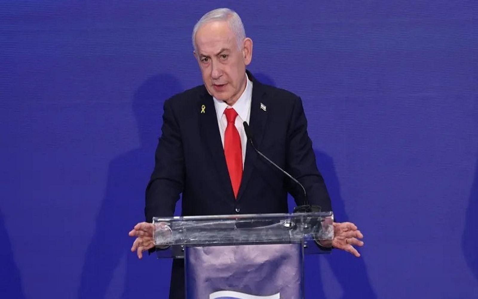 توتر إقليمي: رسائل غامضة في إيران، إجلاء أمريكي من لبنان، وتحذيرات إسرائيلية