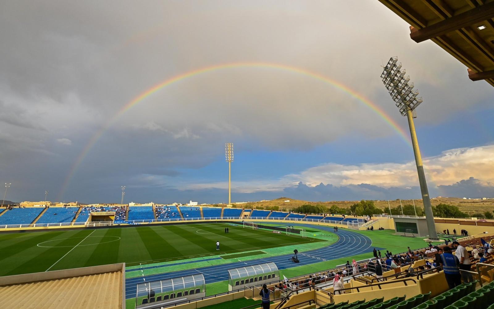 دوري روشن يشتعل: الأهلي يواجه ضمك في مباراة حاسمة ضمن الجولة العاشرة المؤجلة