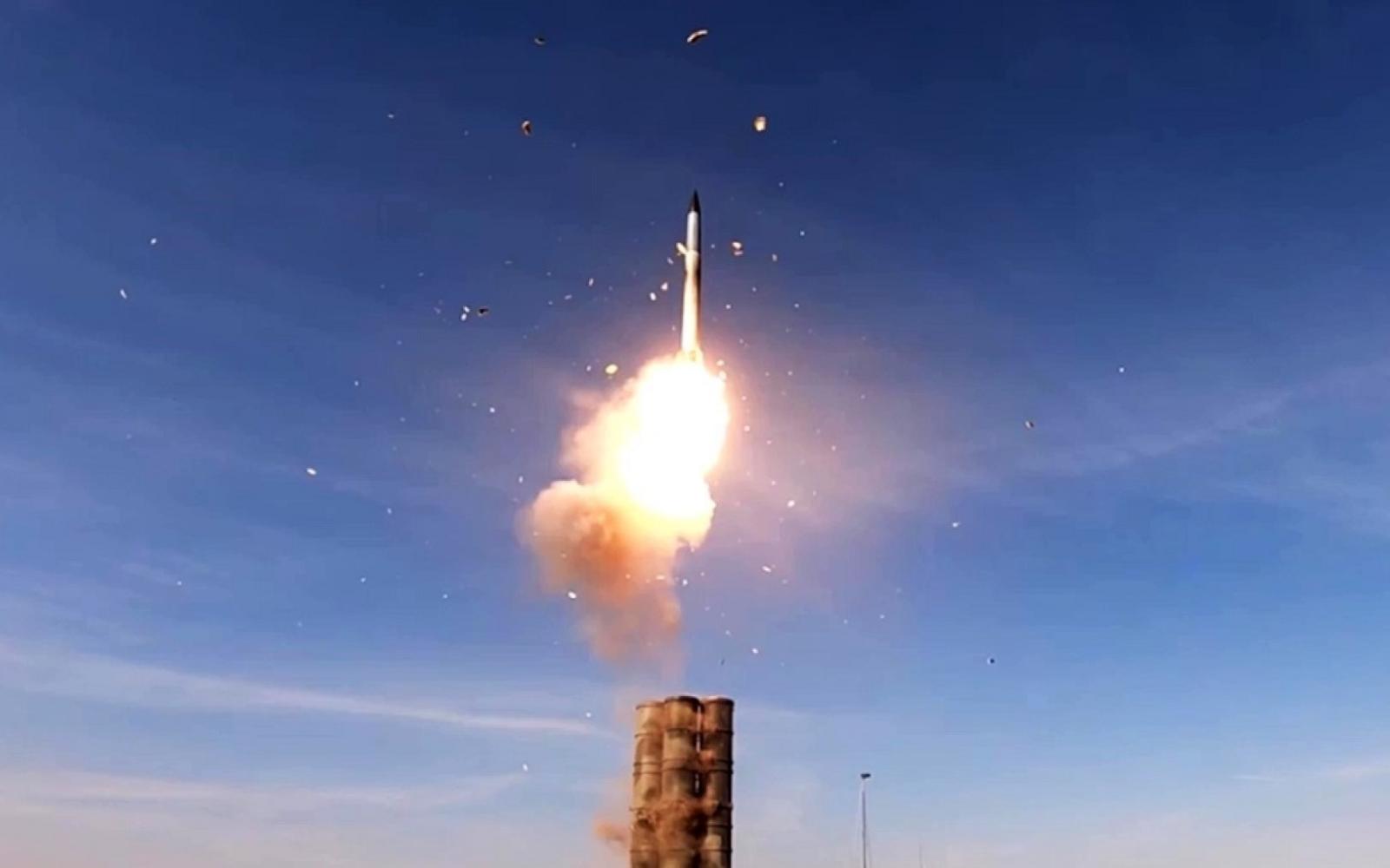 الدفاعات الروسية تسقط عشرات المسيرات الأوكرانية في مناطق مختلفة والبحرين الأسود وآزوف