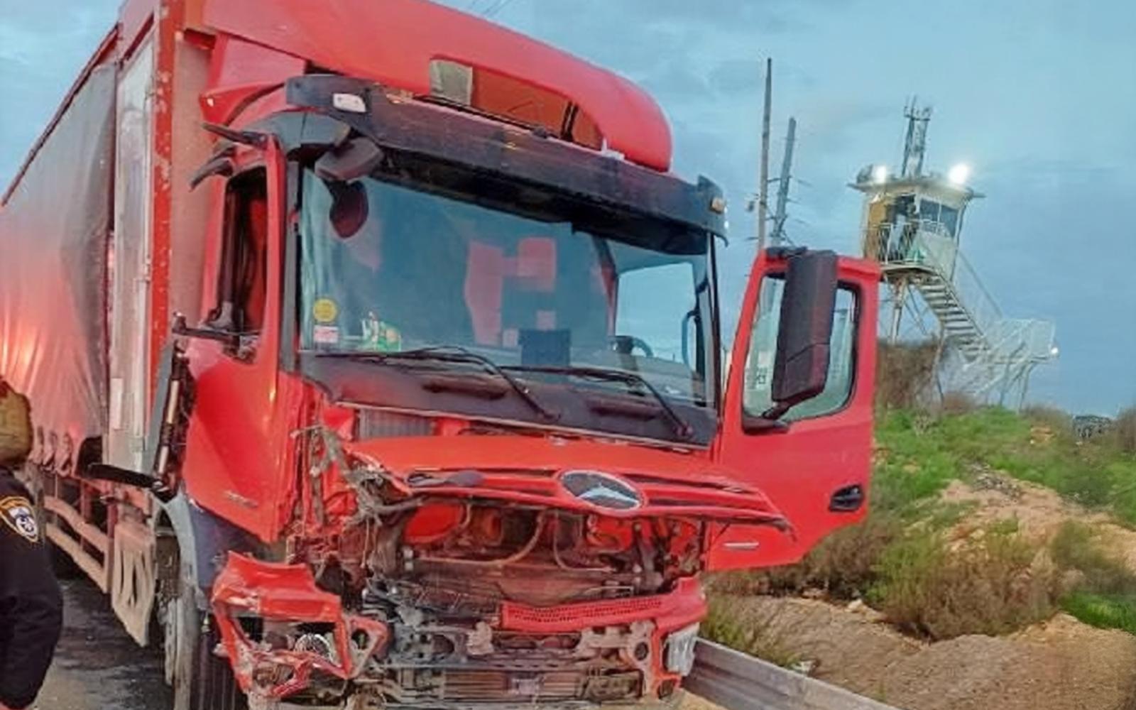 مستوطنون يحرقون مسجداً في نابلس ويعتقلون 9 فلسطينيين: تصاعد العنف في الضفة الغربية