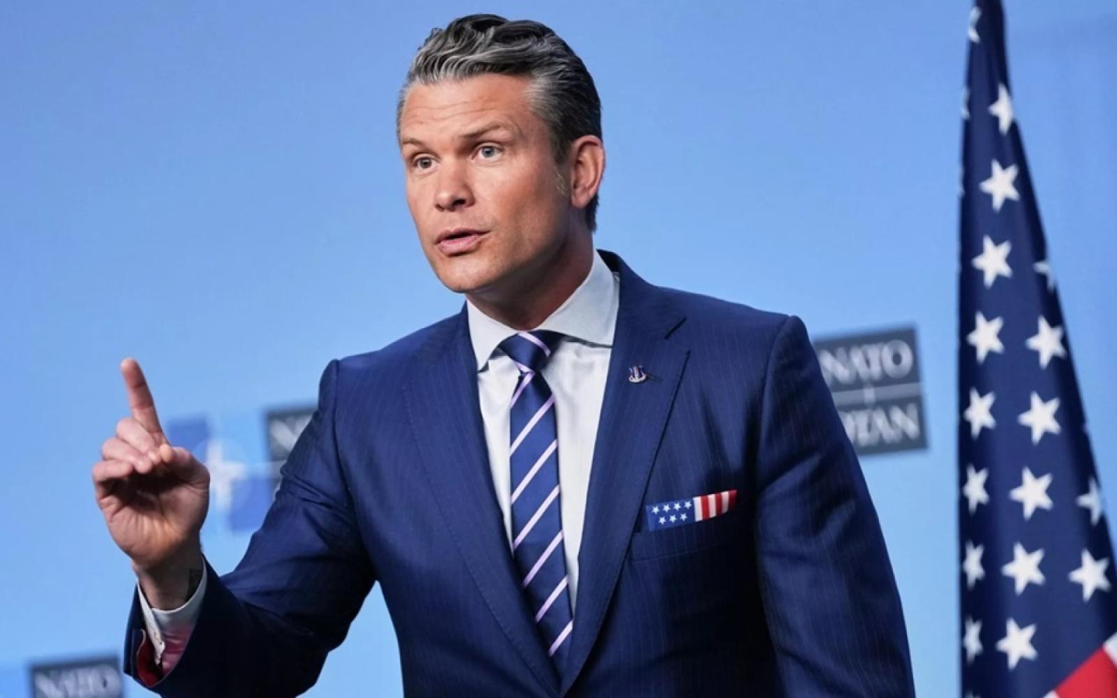 واشنطن تسعى للهيمنة الفضائية: وزير الحرب الأمريكي يعلن عن طموحات عسكرية مدارية