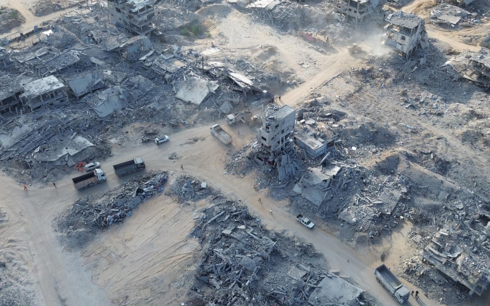 صور فضائية تكشف استمرار إسرائيل في تدمير منازل الفلسطينيين شرق خان يونس