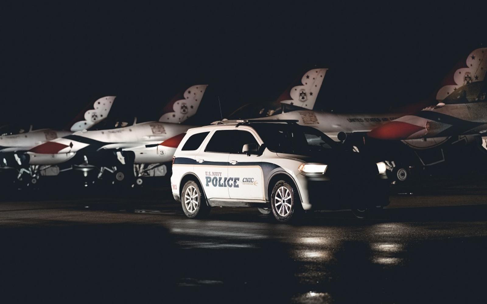 خفر السواحل الأمريكي يحقق في رسم صليب معقوف بمركز تجنيد بنيوجيرسي