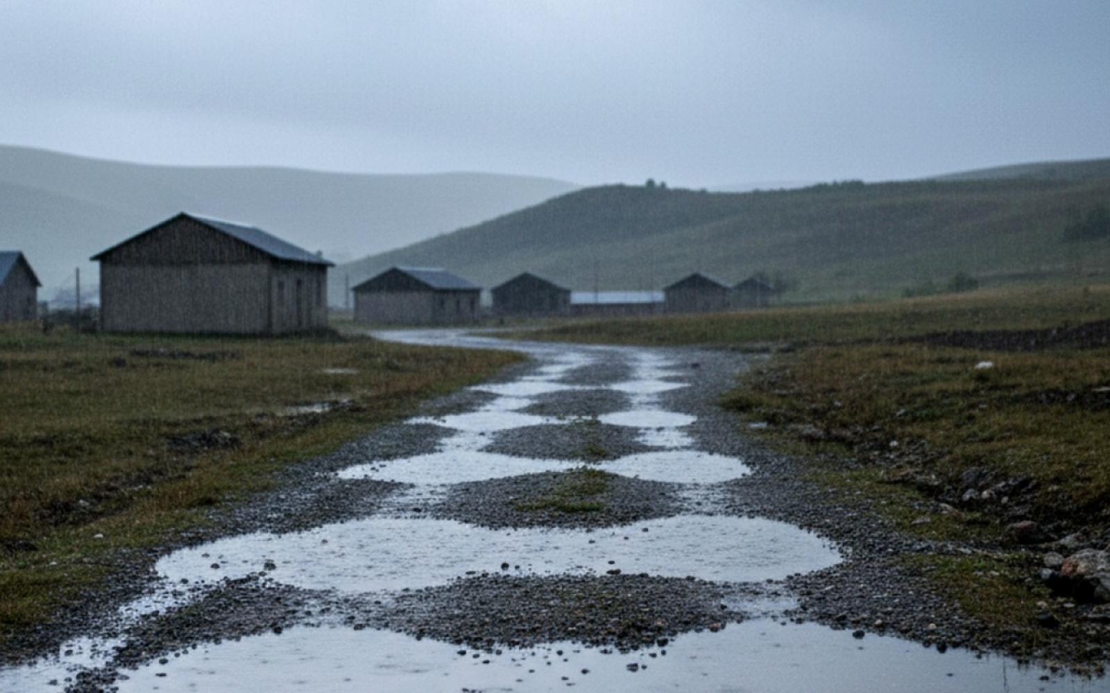 مأساة تتجدد في غزة: أمطار غزيرة تغرق خيام النازحين وتفاقم الأوضاع الإنسانية الصعبة