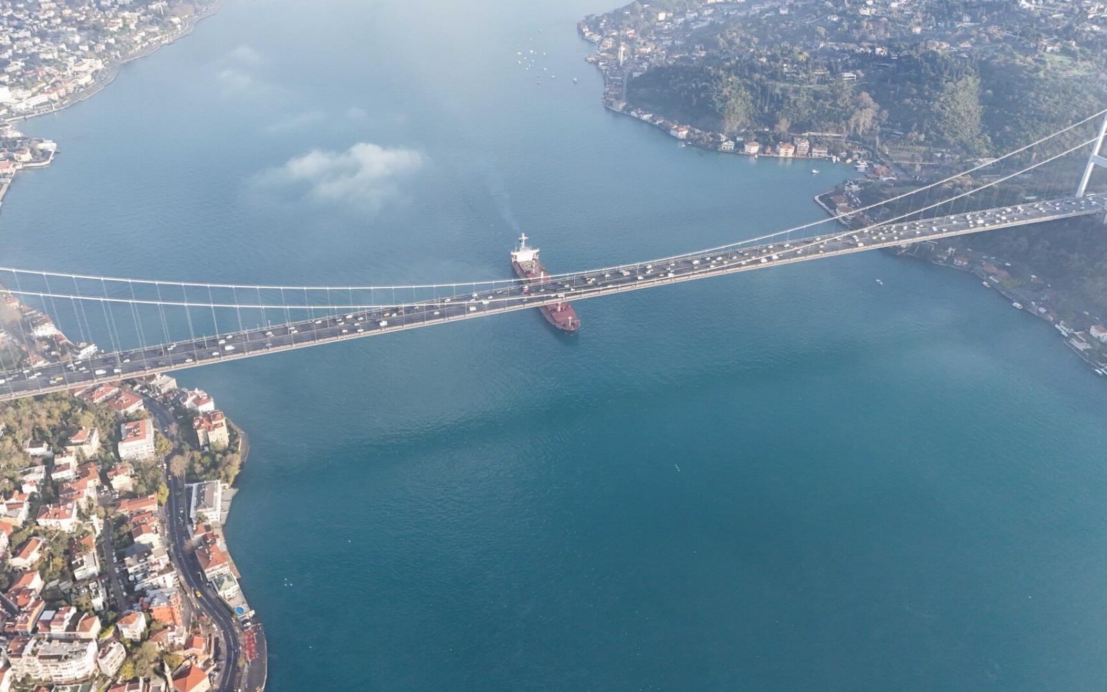 حزب تركي يكشف عن مخطط حكومي سري لخصخصة جسور البوسفور.. اتهامات بالتحضير لبيع أصول الدولة