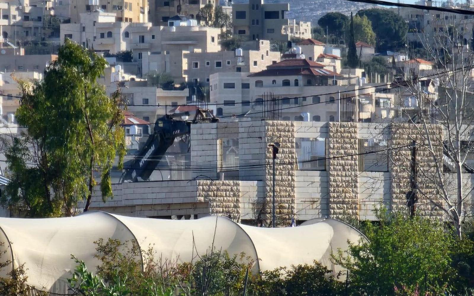 الاحتلال يهدم منازل ومنشآت في رام الله ونابلس: تصعيد في عمليات الهدم خلال شهر رمضان