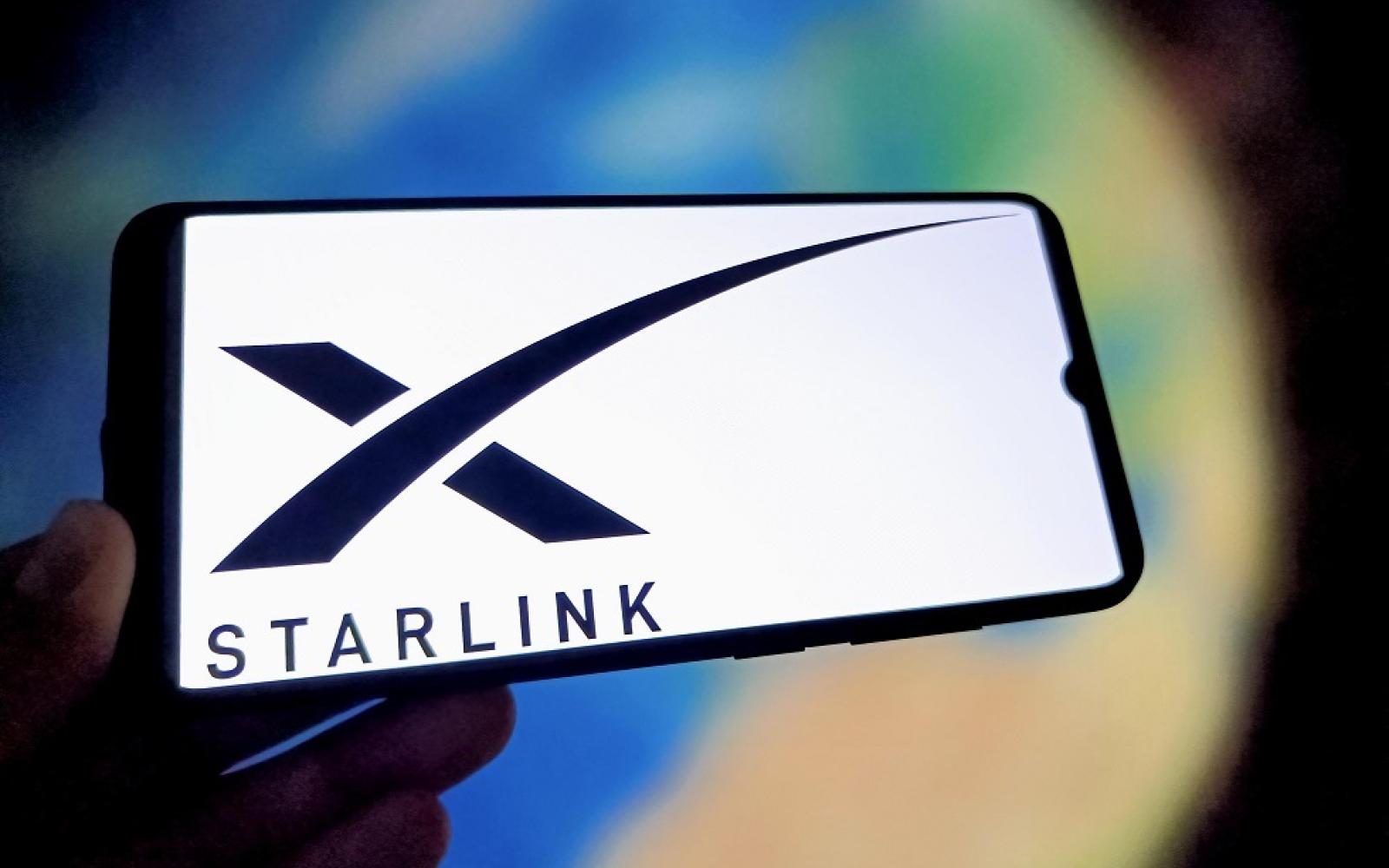 إيران تضبط أجهزة "ستارلينك" وهاتف فضائي بحوزة دبلوماسي هولندي: تداعيات على الاتصالات