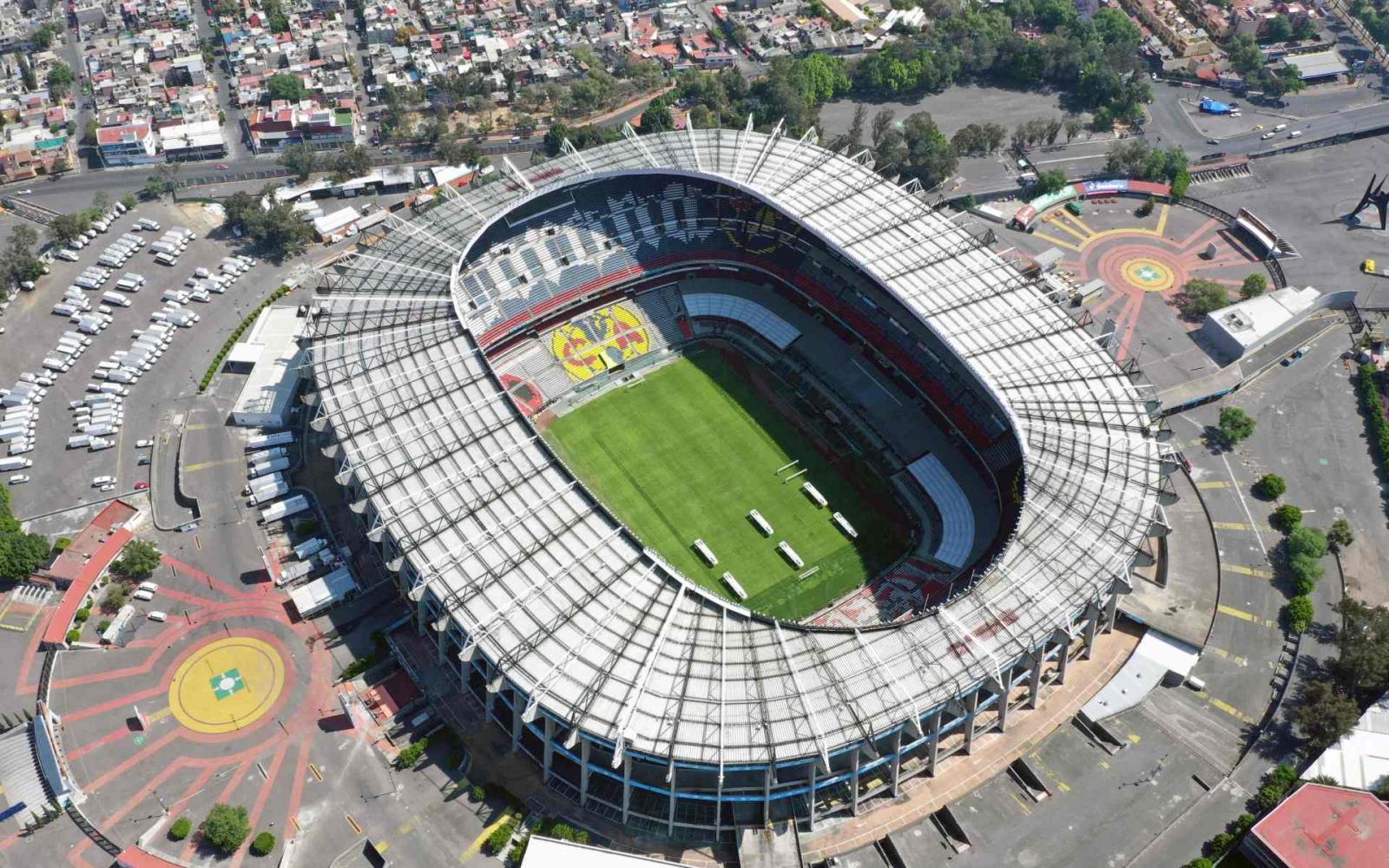 هروب جماعي ورعب في المكسيك: انفجارات تنهي مباراة كرة قدم نسائية بعد مقتل زعيم عصابة