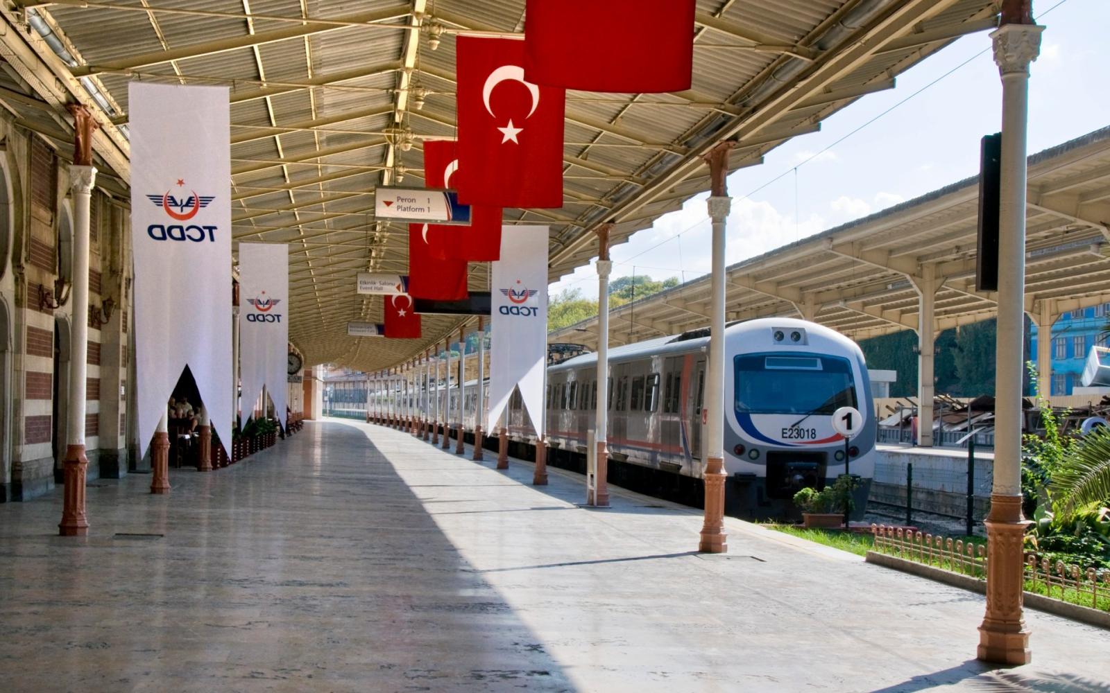 تركيا تبرم صفقة تمويل ضخمة لإنشاء خط سكة حديد يربط آسيا وأوروبا